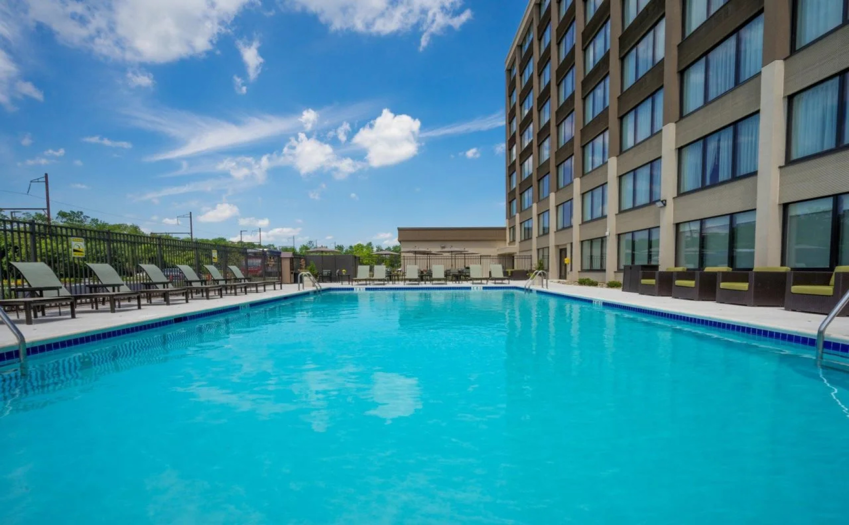 Holiday Inn Express & Suites Ft. Washington - Philadelphia by IHG