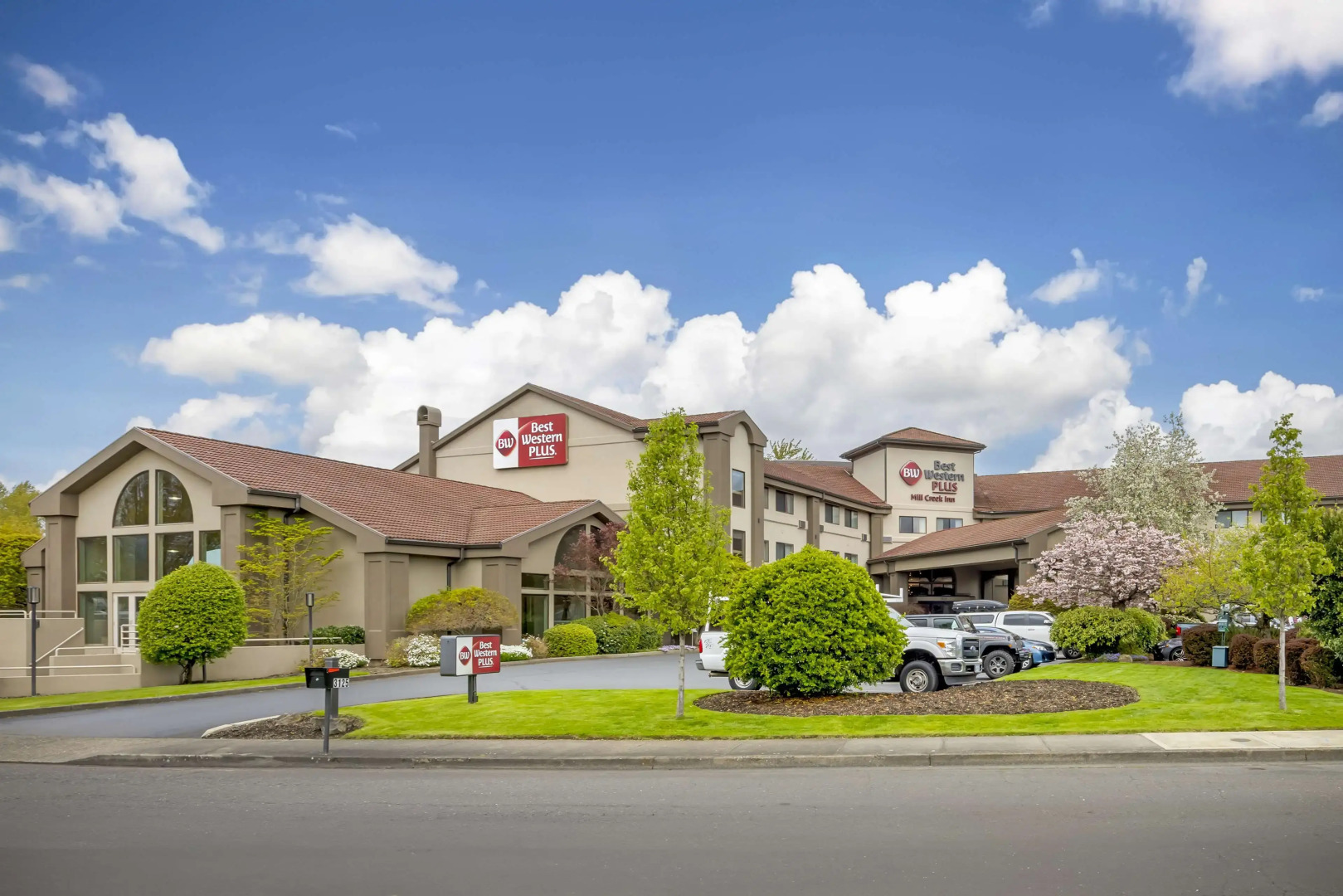 Best Western Plus Mill Creek Inn