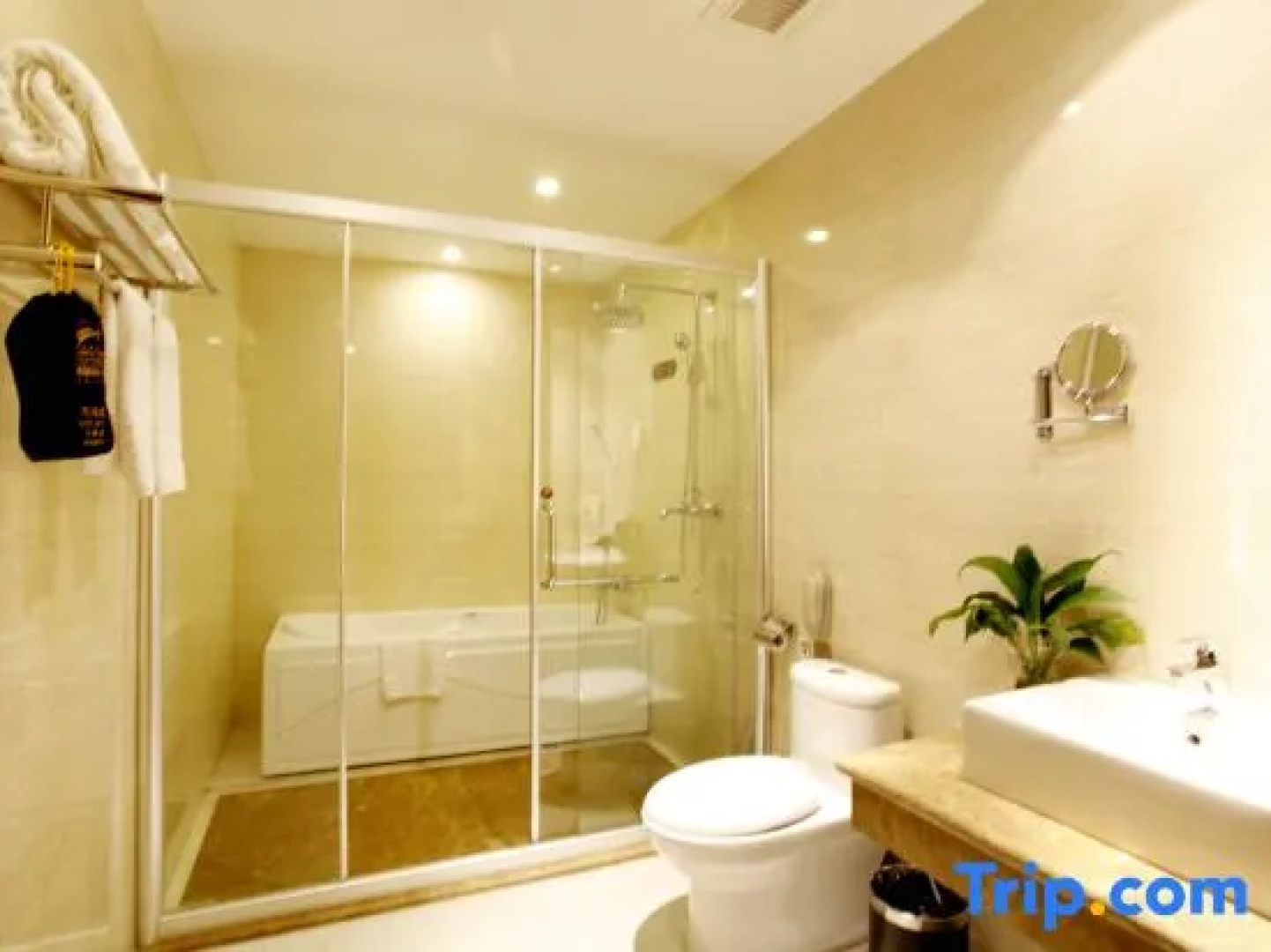 Jintan Square South Great Wall Hotel (Tongren Station Branch)