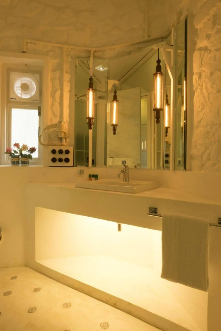 The Tamarind Hotel Anjuna, Goa