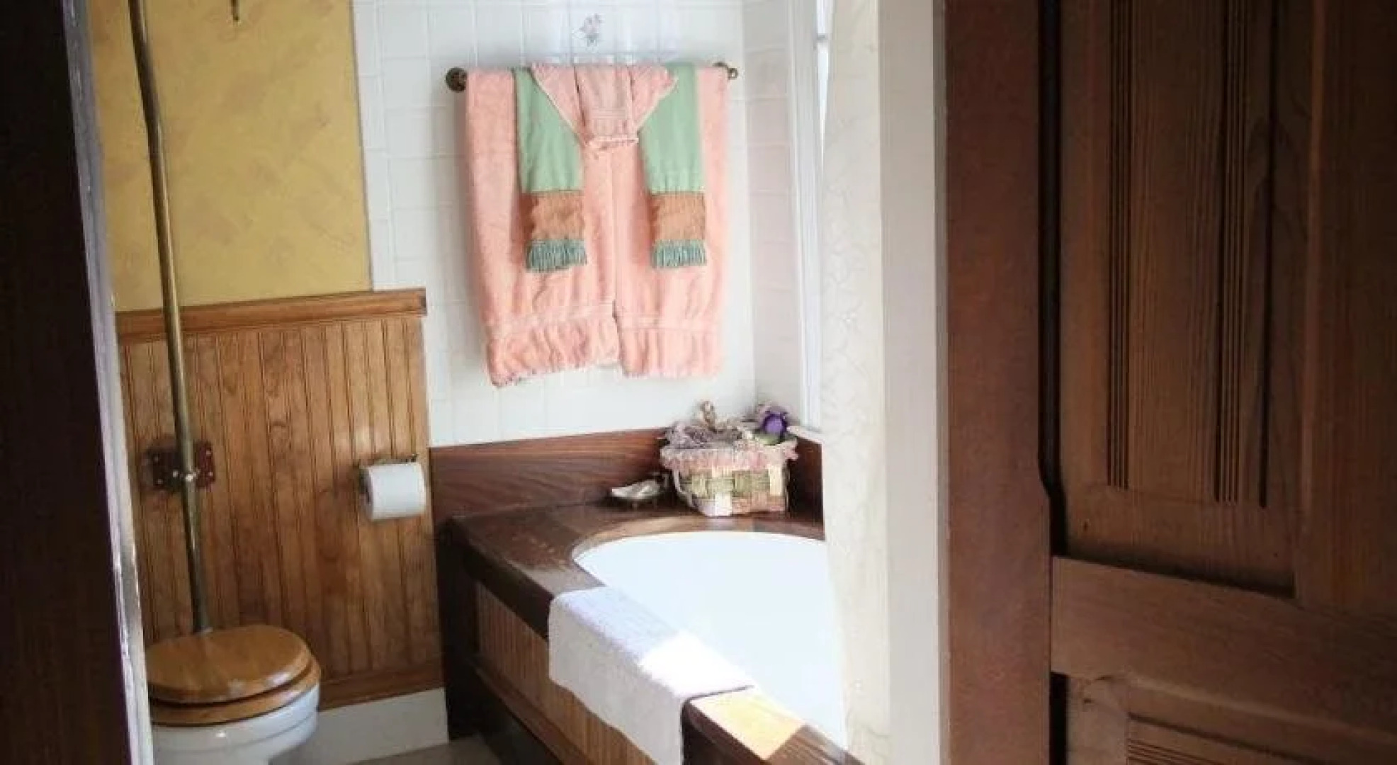 Robins Nest Bed & Breakfast