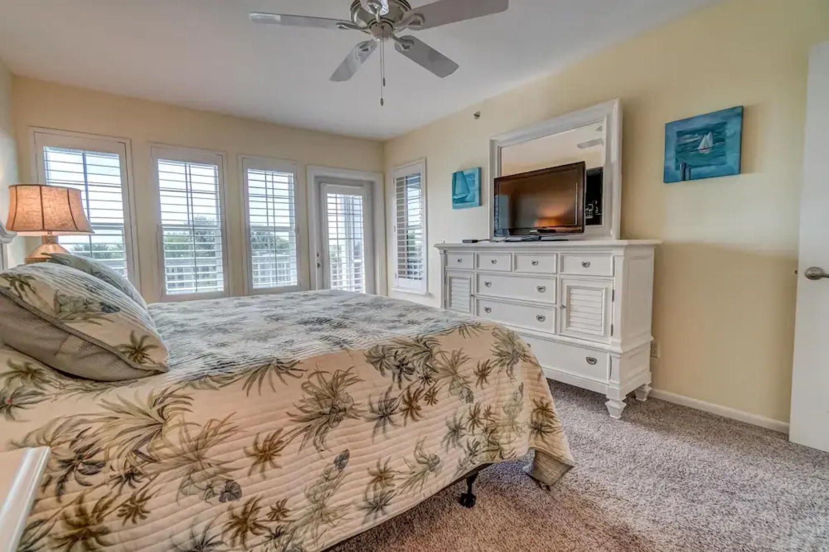 Beach Three Bedroom Villa by Redawning