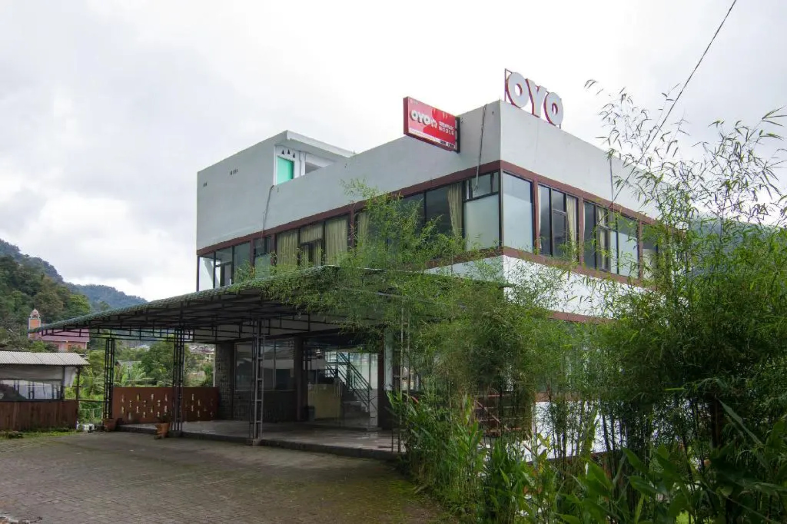 Oyo 1543 Sibayak Ncole