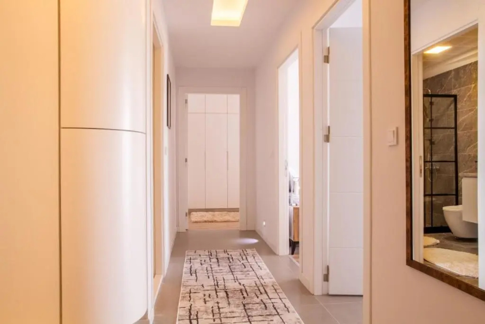 Spacious and Furnished Flat With Balcony in Izmir