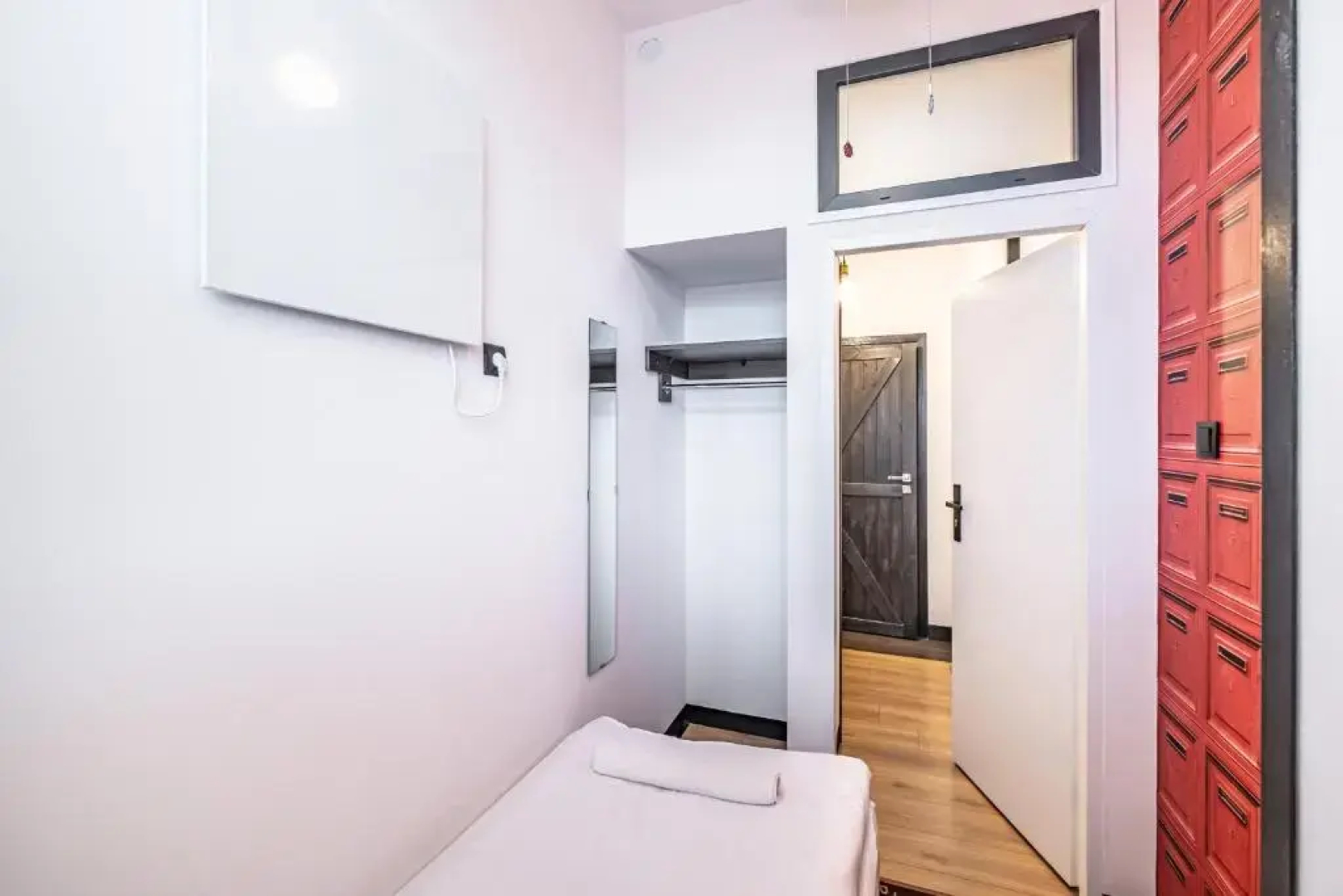 VOLA Hostel