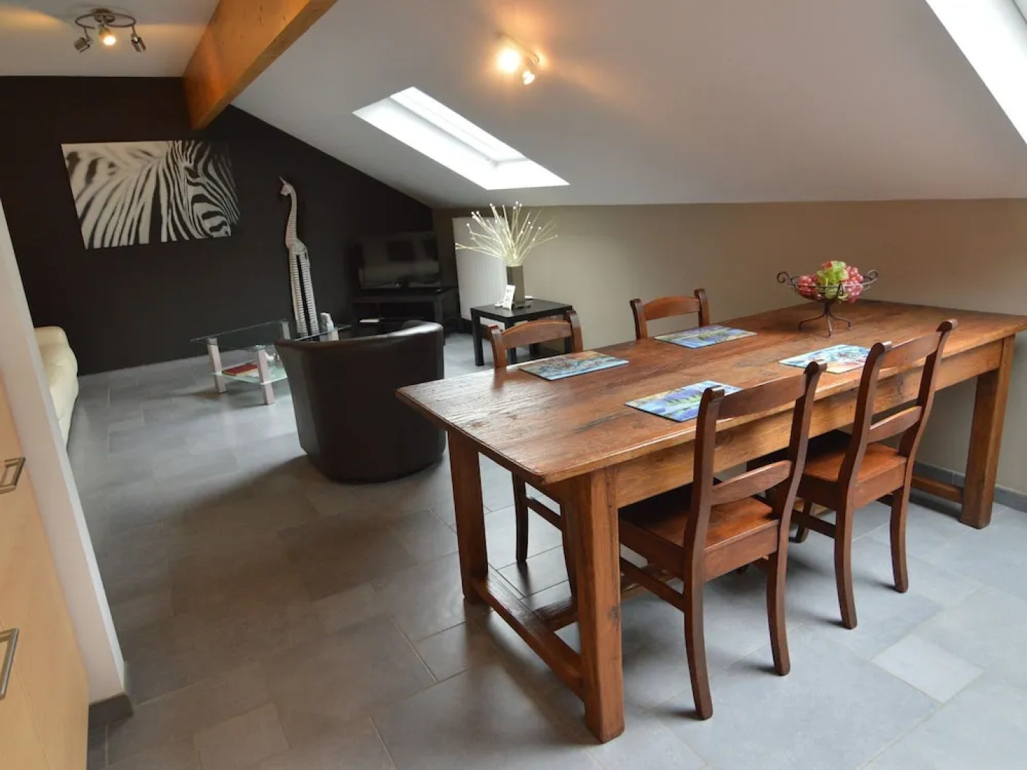 Charming Apartment with Access to Outdoor Hot Tub in Green Condroz Valley