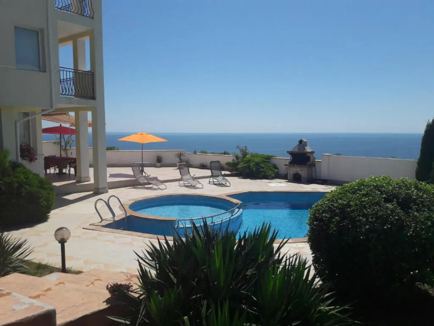 Villa Byala Grape House