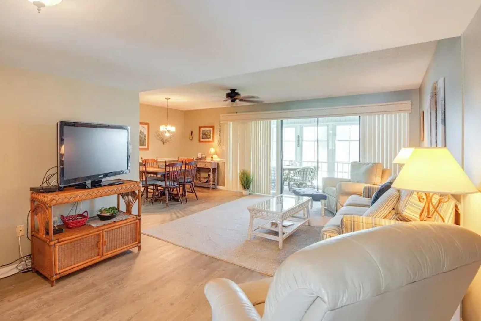 Pool Access & Lanai: Riverfront Welaka Condo!