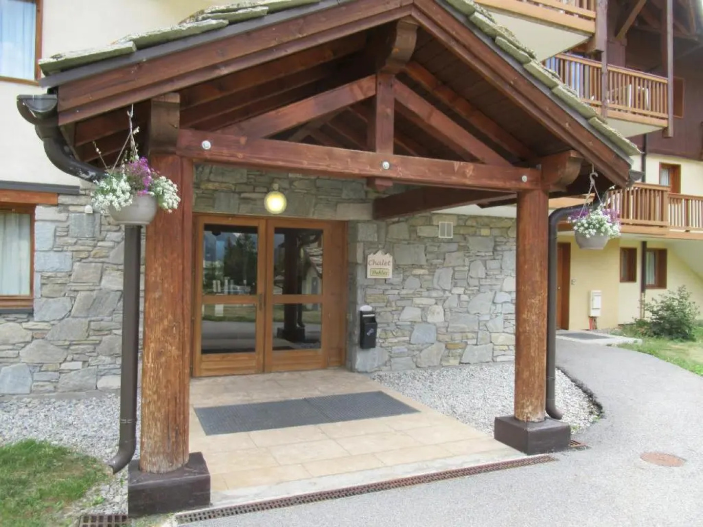 Résidence Les Alpages 4 étoiles - Appartement 4 personnes - Piscine, Hammam, Sauna, Jacuzzi - ValCenis 73480