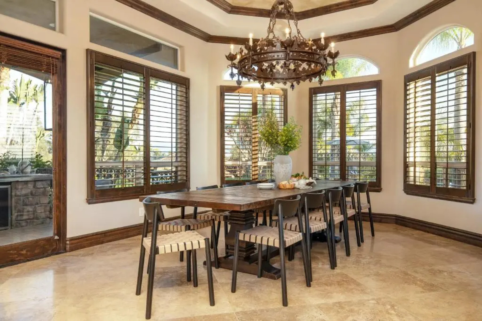 Sky Lantern by AvantStay Stunning Oasis w Pool Hot Tubs Volley Ball Court Home Office