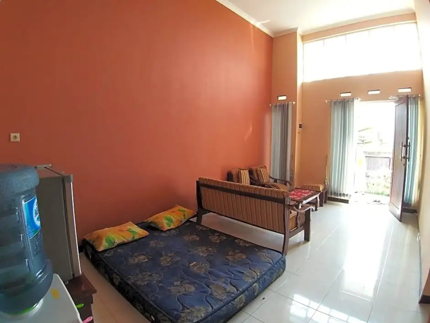 Ken's Villa 8