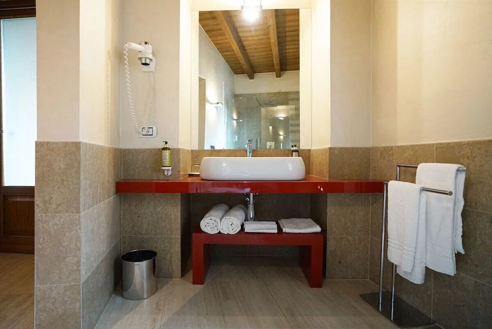 1711 Luxury Guest House