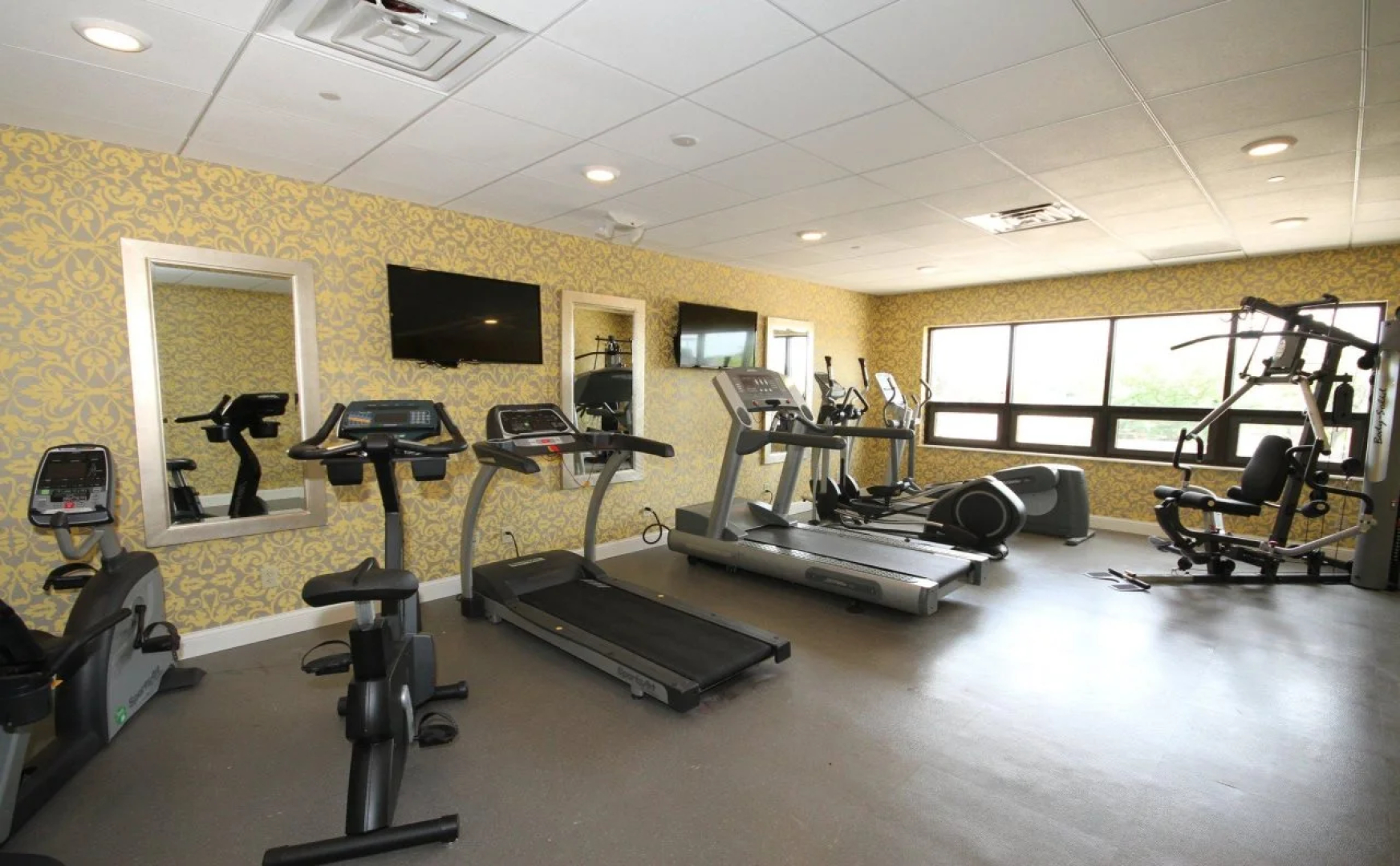 Holiday Inn Express Janesville - I-90 & US Hwy 14 by IHG