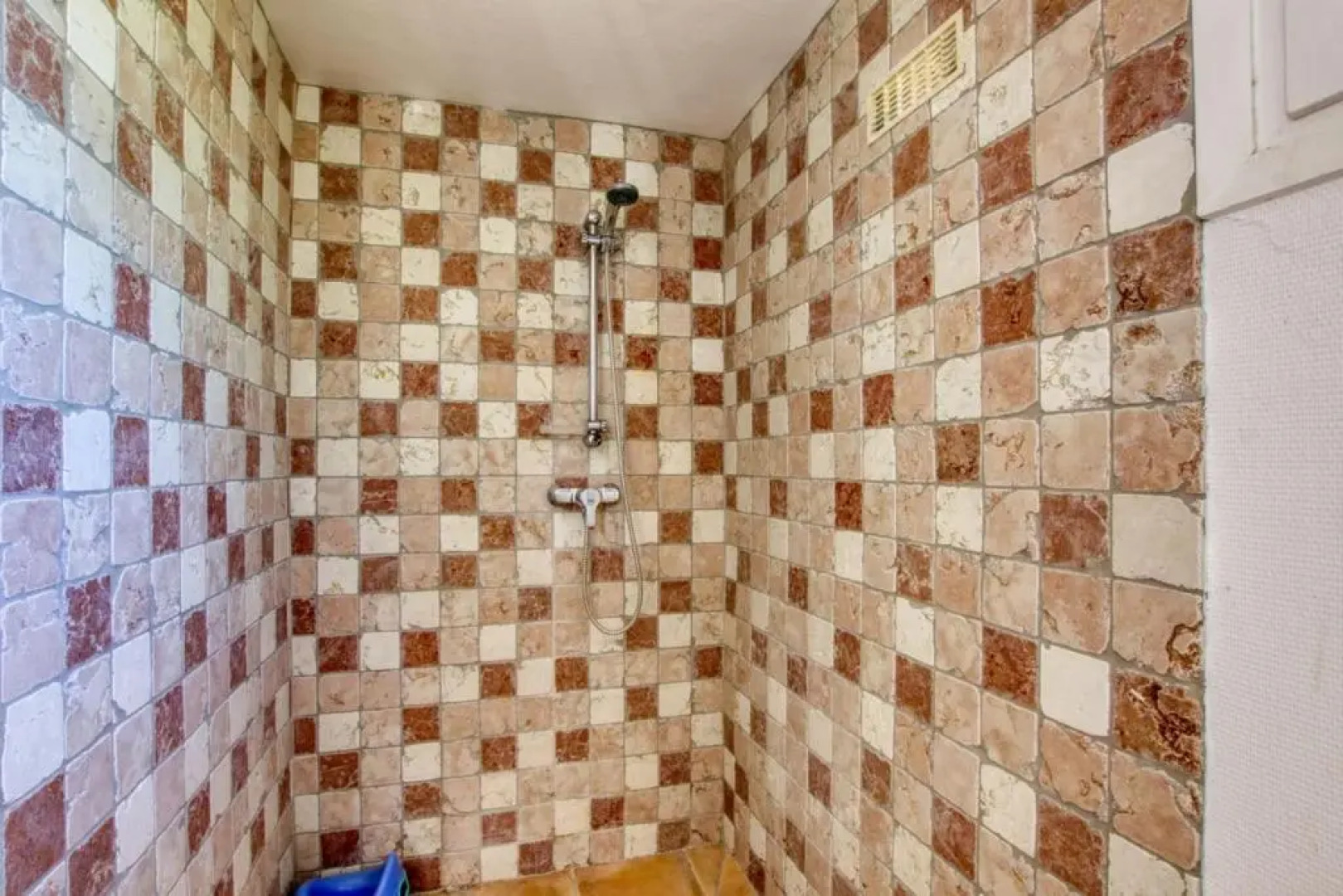 Elegant House with Terrace Garden And Pool