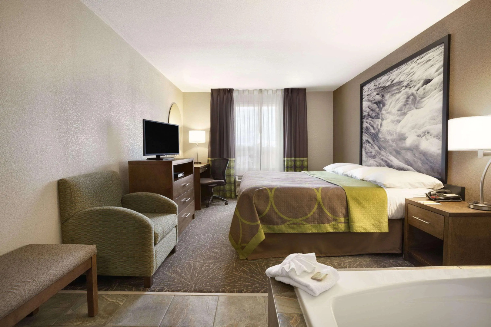 Home Inn and Suites Lloydminster