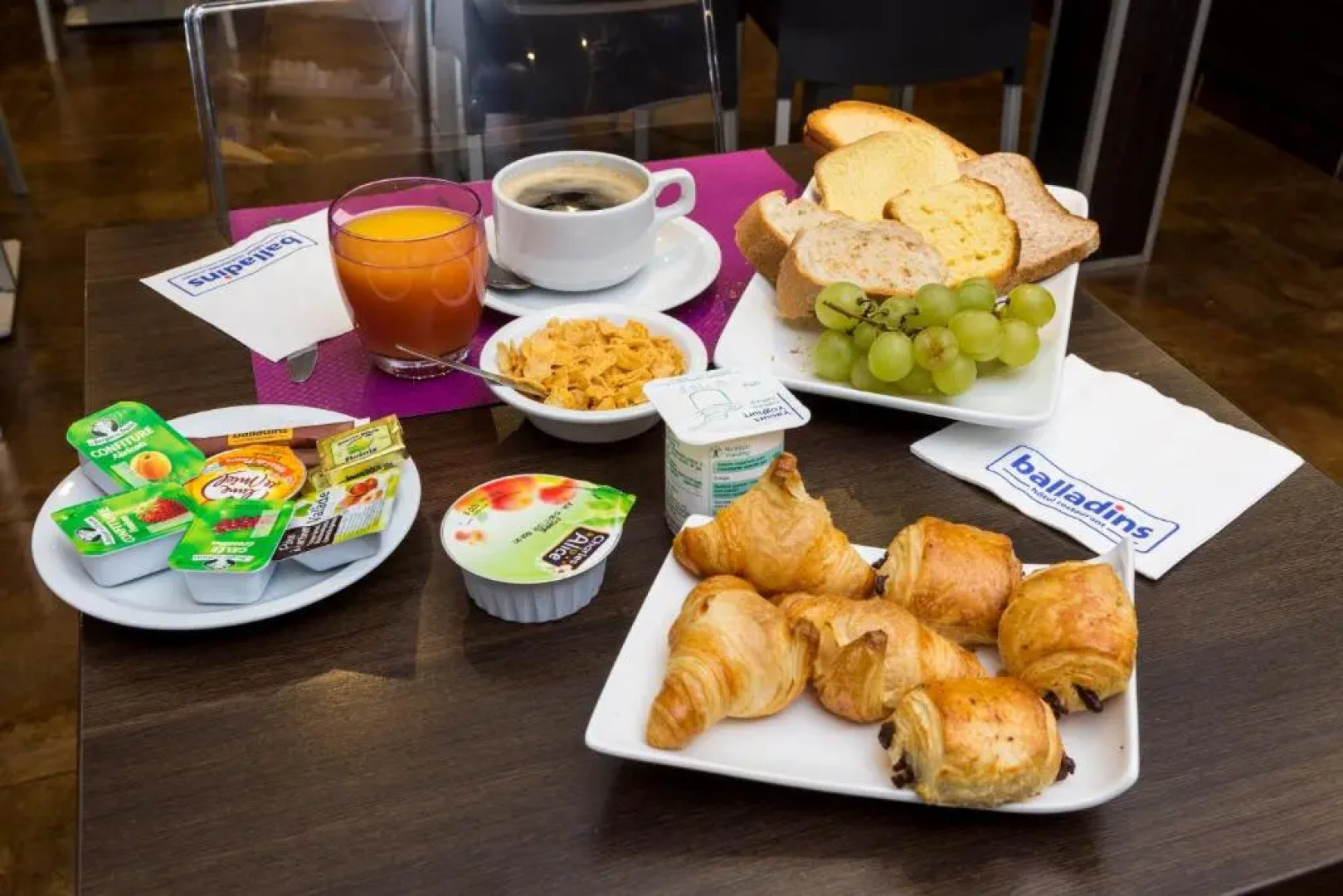 inital by balladins Lyon Chanas