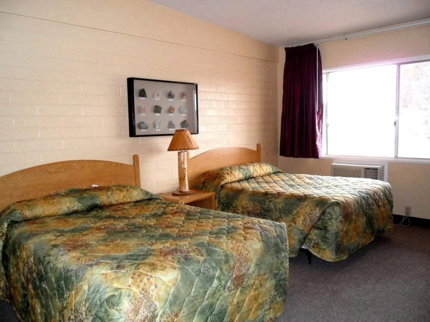 Grand Canyon Caverns Inn