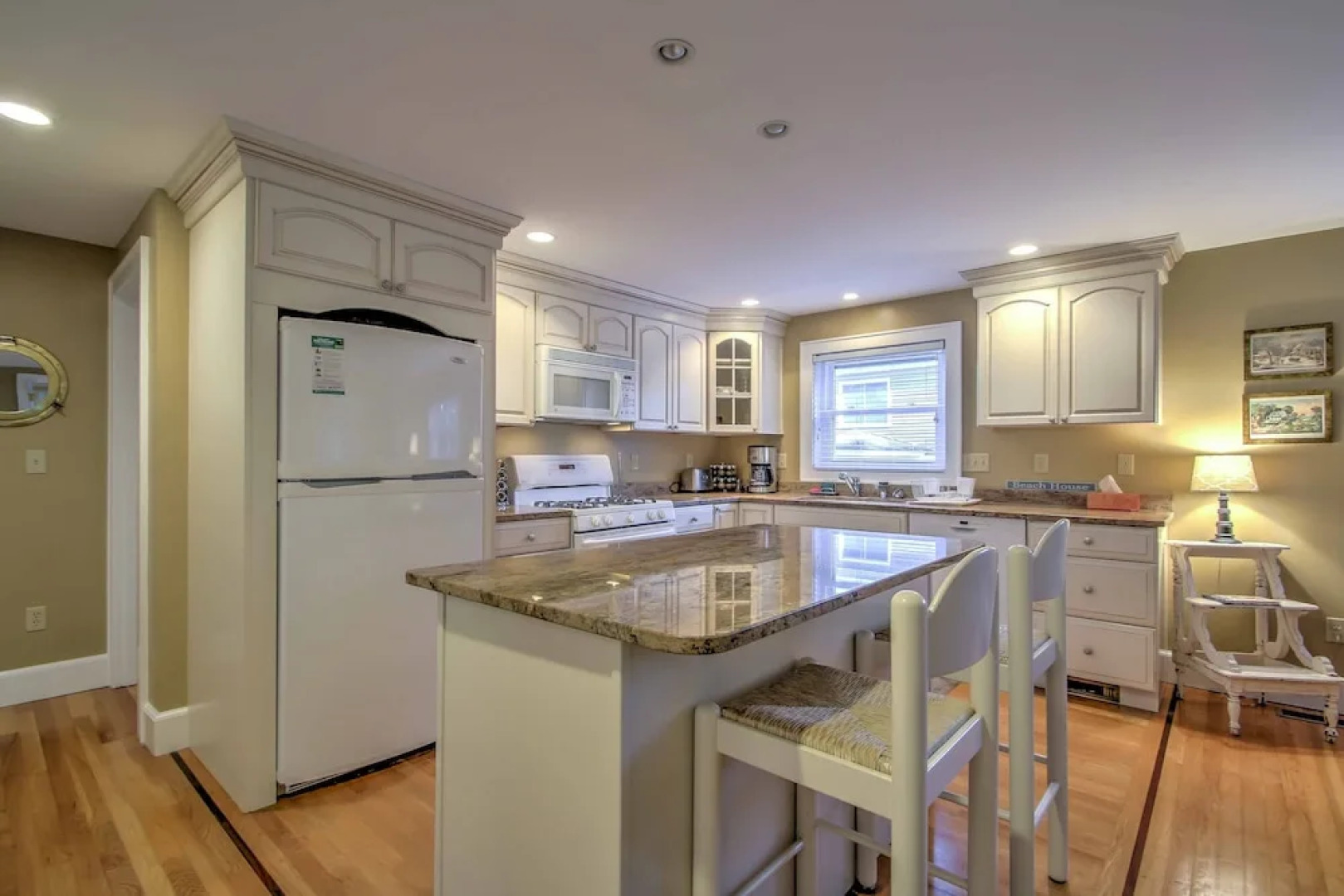 1/2 Mi to Beach: Lovely Guesthouse in Kennebunk!