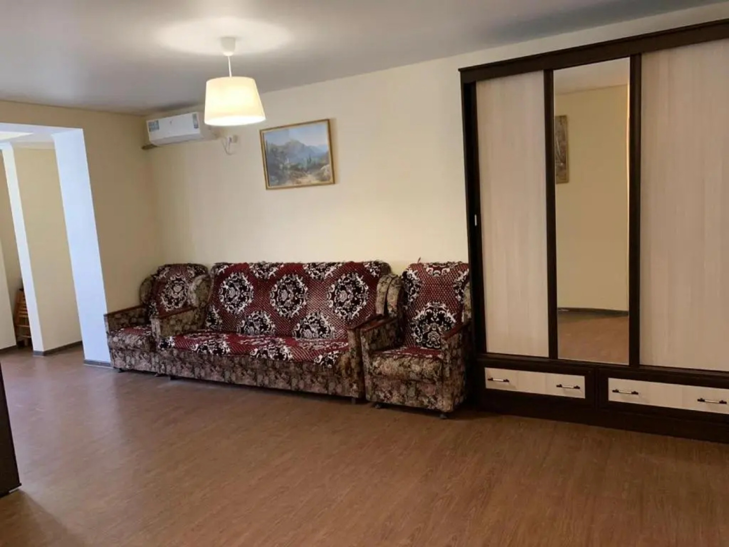 Apartment on Rybzavodskaya 75