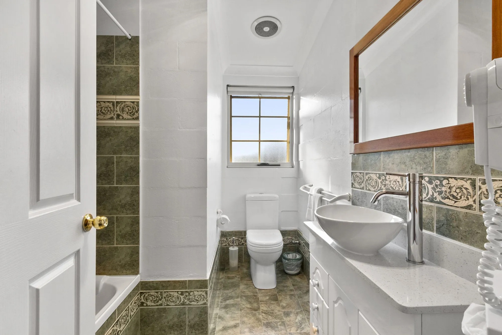 Swansea Cottages & Lodge Suites