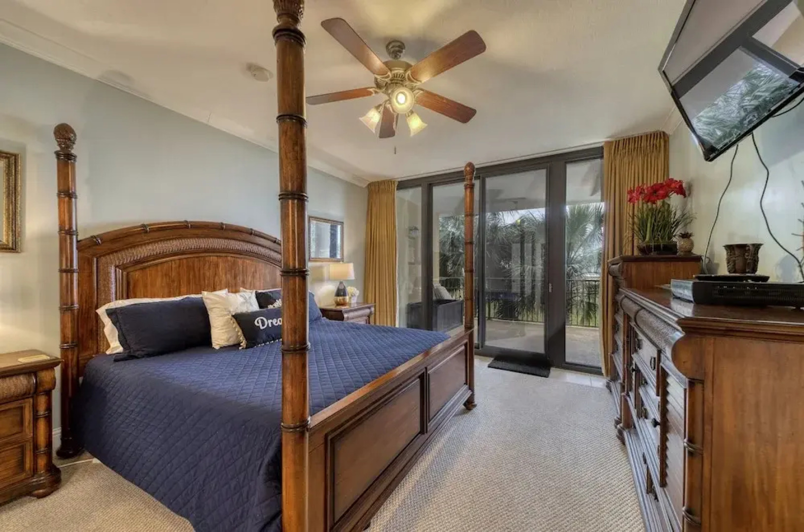 Holiday Isle Unit 122 - Ground Floor Corner Unit - Wrap Around Balcony - Extra Large Floor Plan! 3 Bedroom Condo by RedAwning