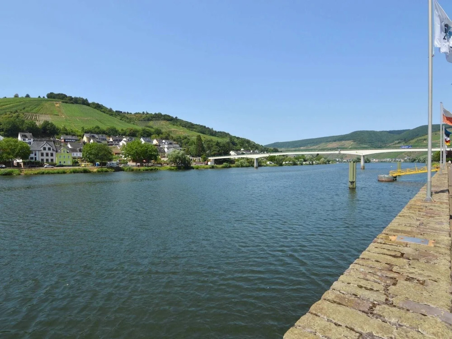 Modern and Comfortable Apartment Close to the Mosel, Shops and Restaurants