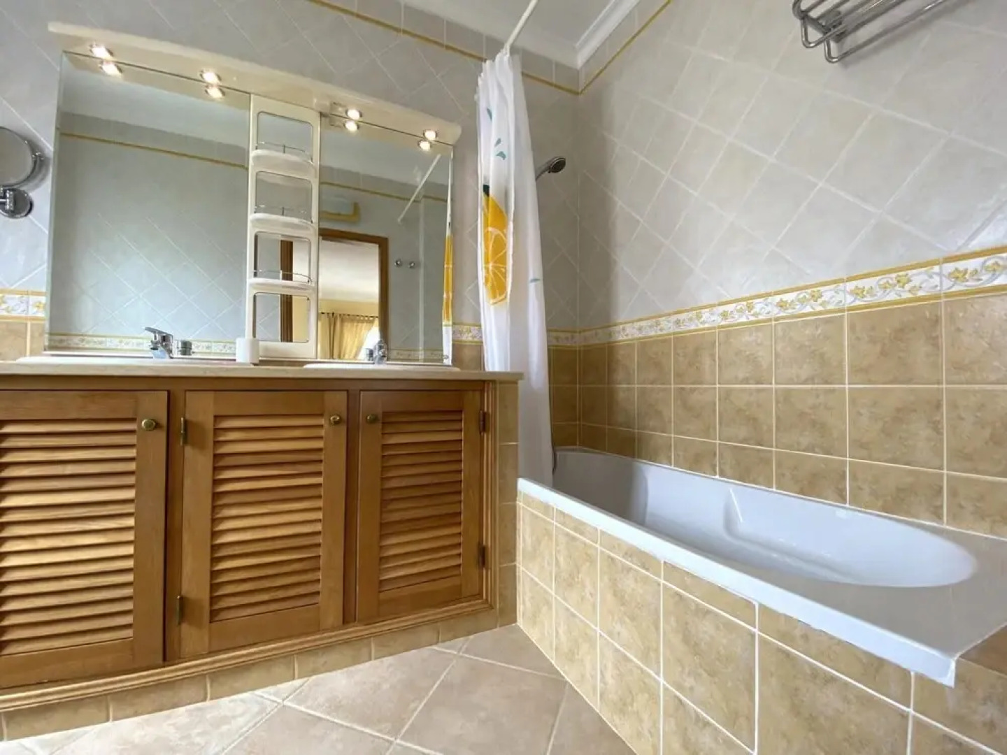 P RA Amazing Villa With Pool by Homing