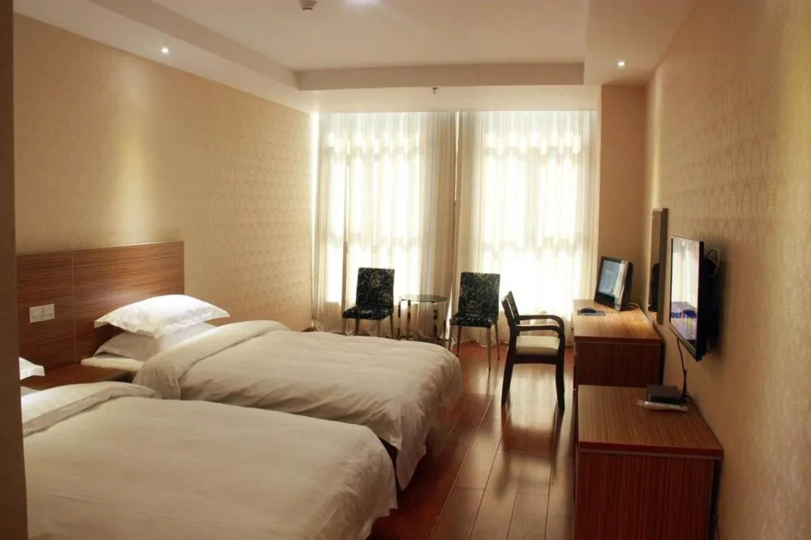 Wendeng Nanyuan Business Hotel