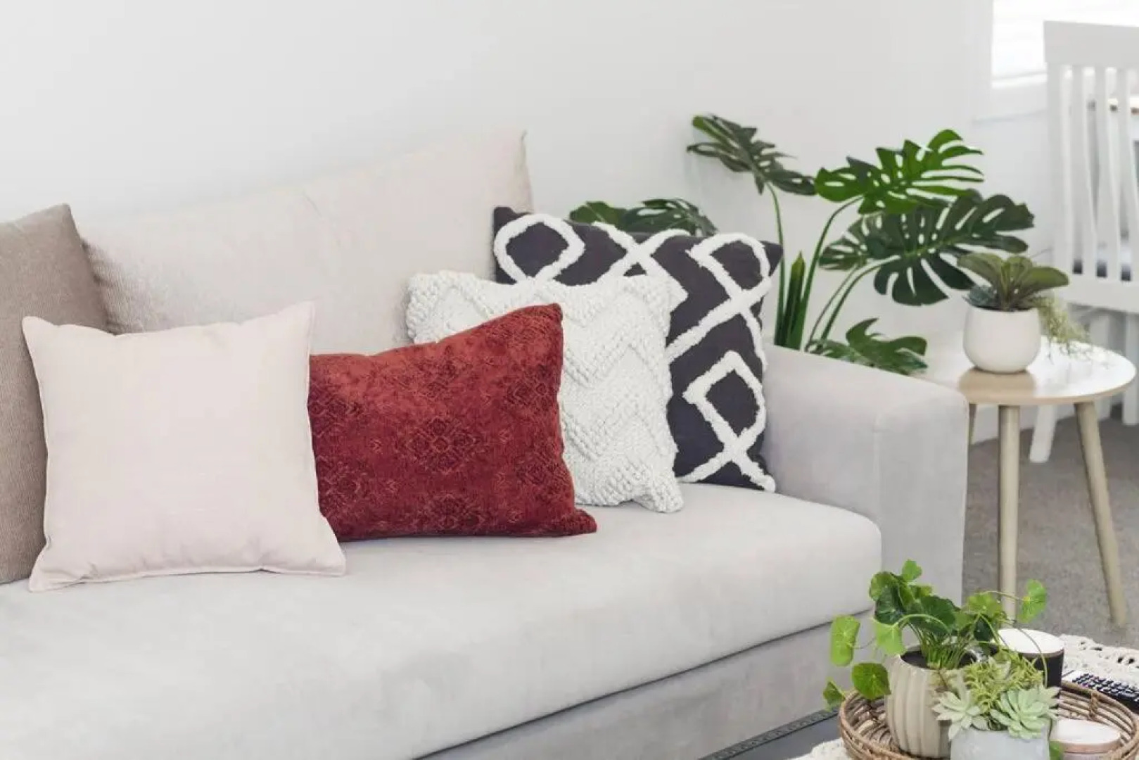 The Pool House, Romantic Country, King Bed