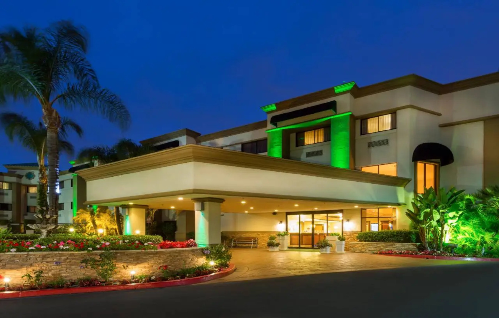 Holiday Inn Santa Ana Orange County Airport by IHG