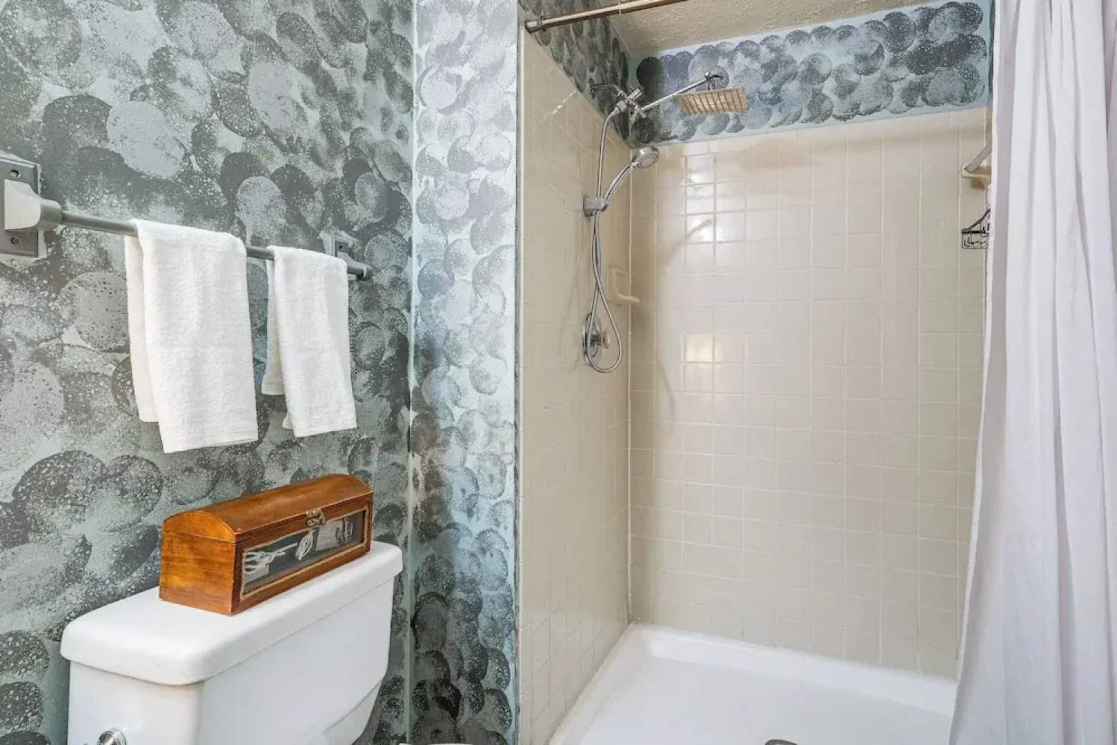 1 Mi to Boardwalk: Convenient North Beach Apt!