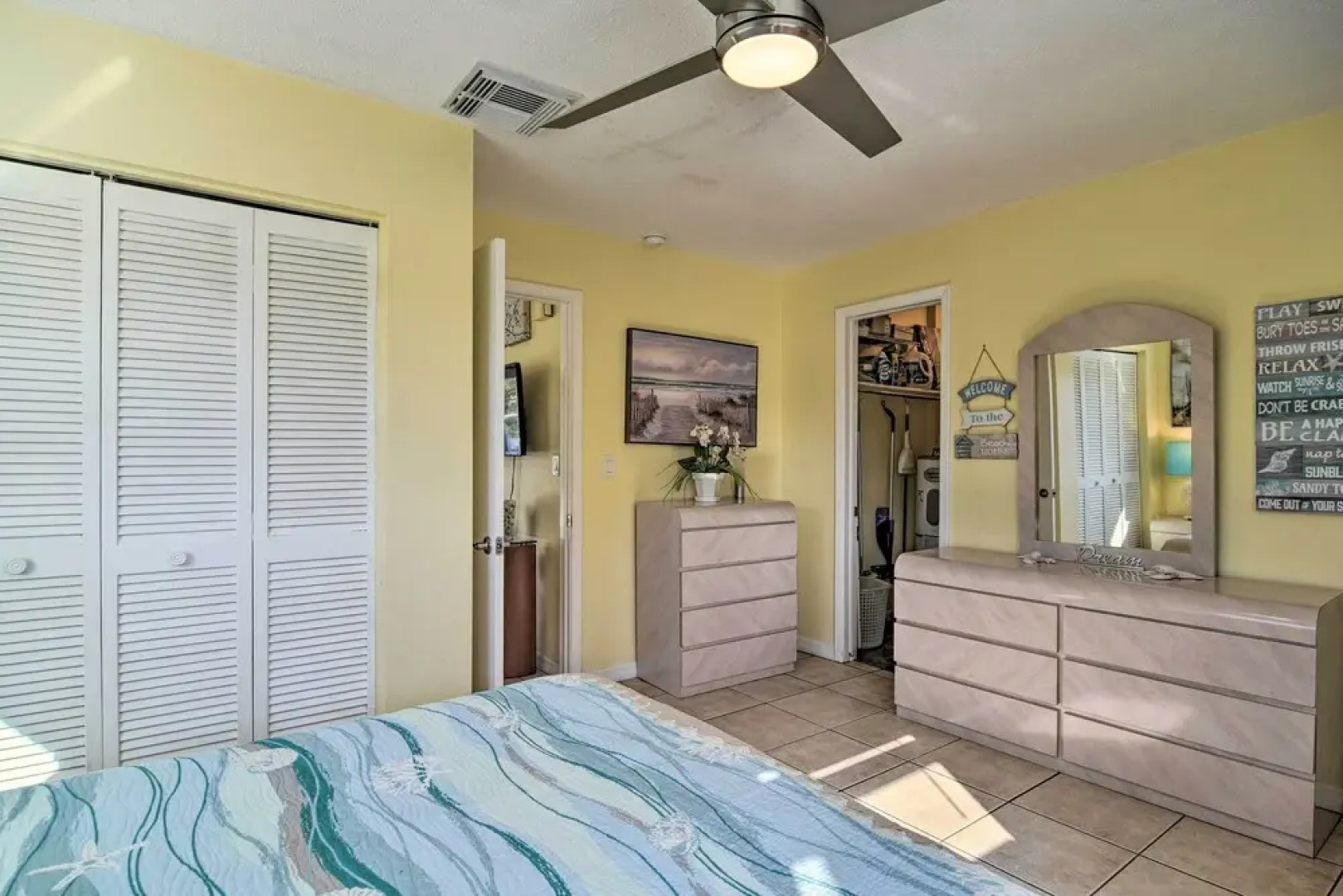 Comfy Dunedin Escape: 1 Block to Main Street!