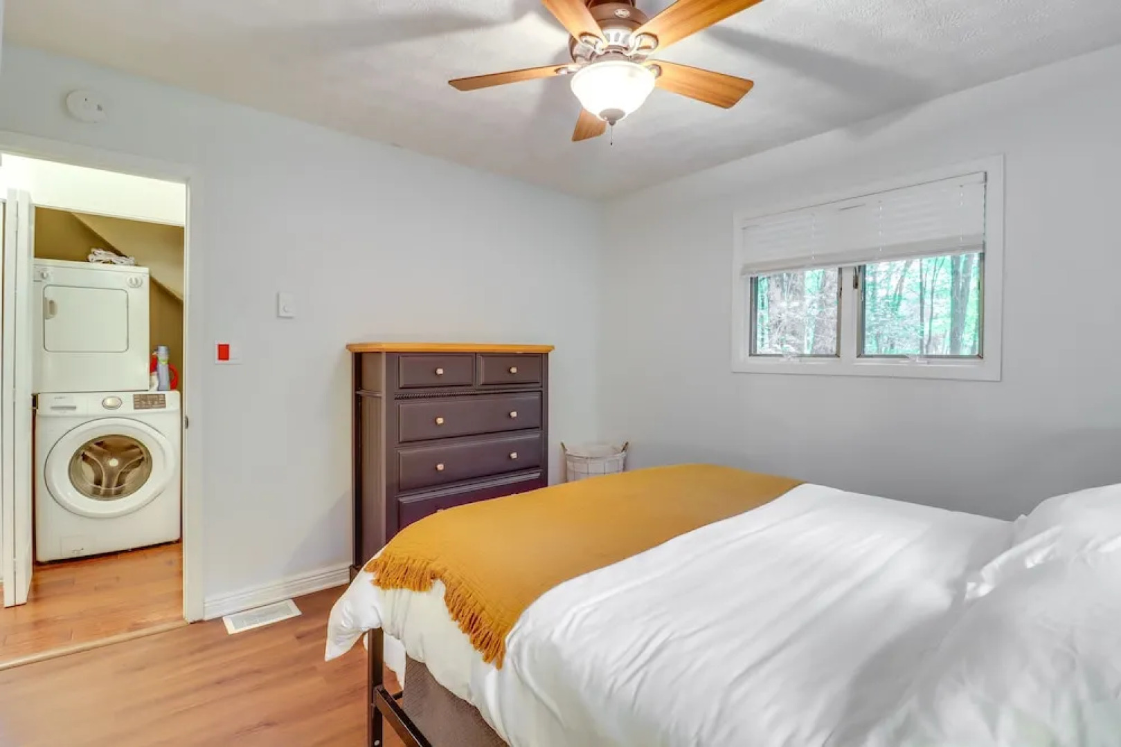 Deck, Fire Pit & Pool Access: Pennsylvania Home!