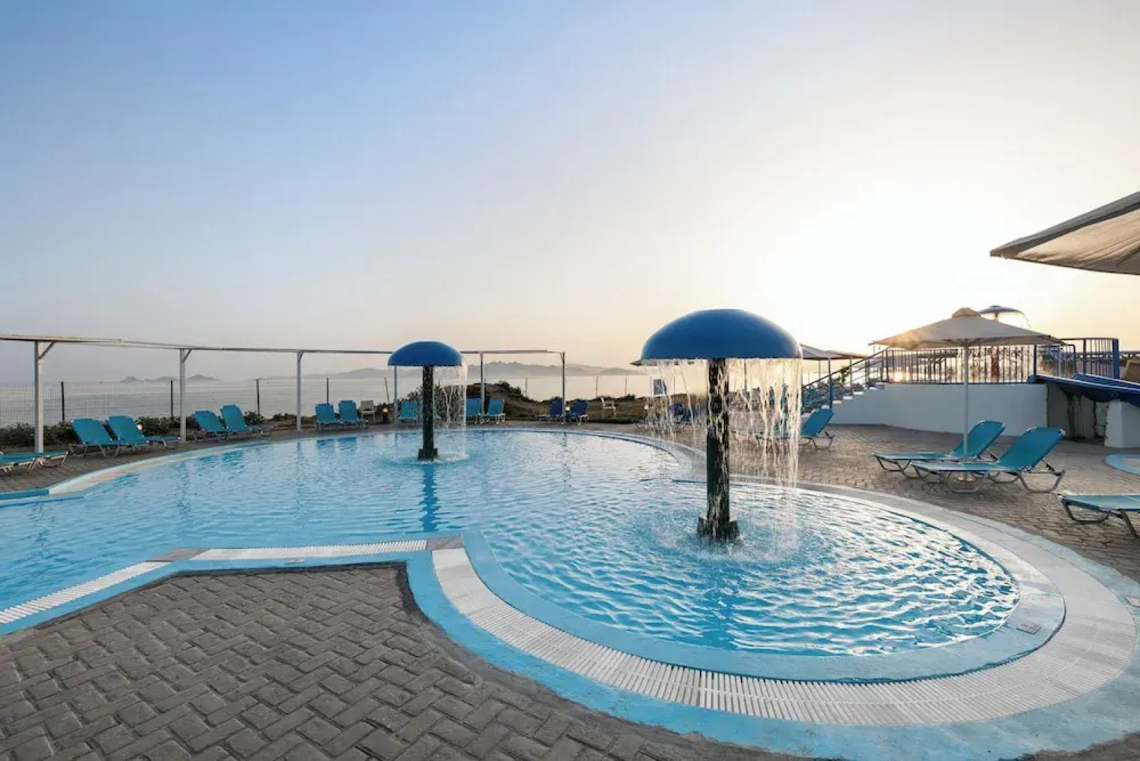 White Olive Marine Aquapark