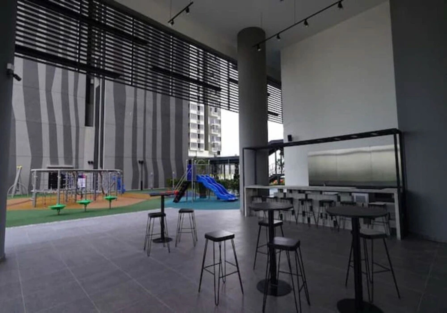 M Premium Petalz Residence