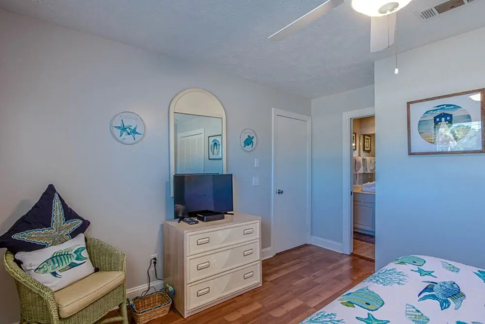 Sandy Toes by Book That Condo