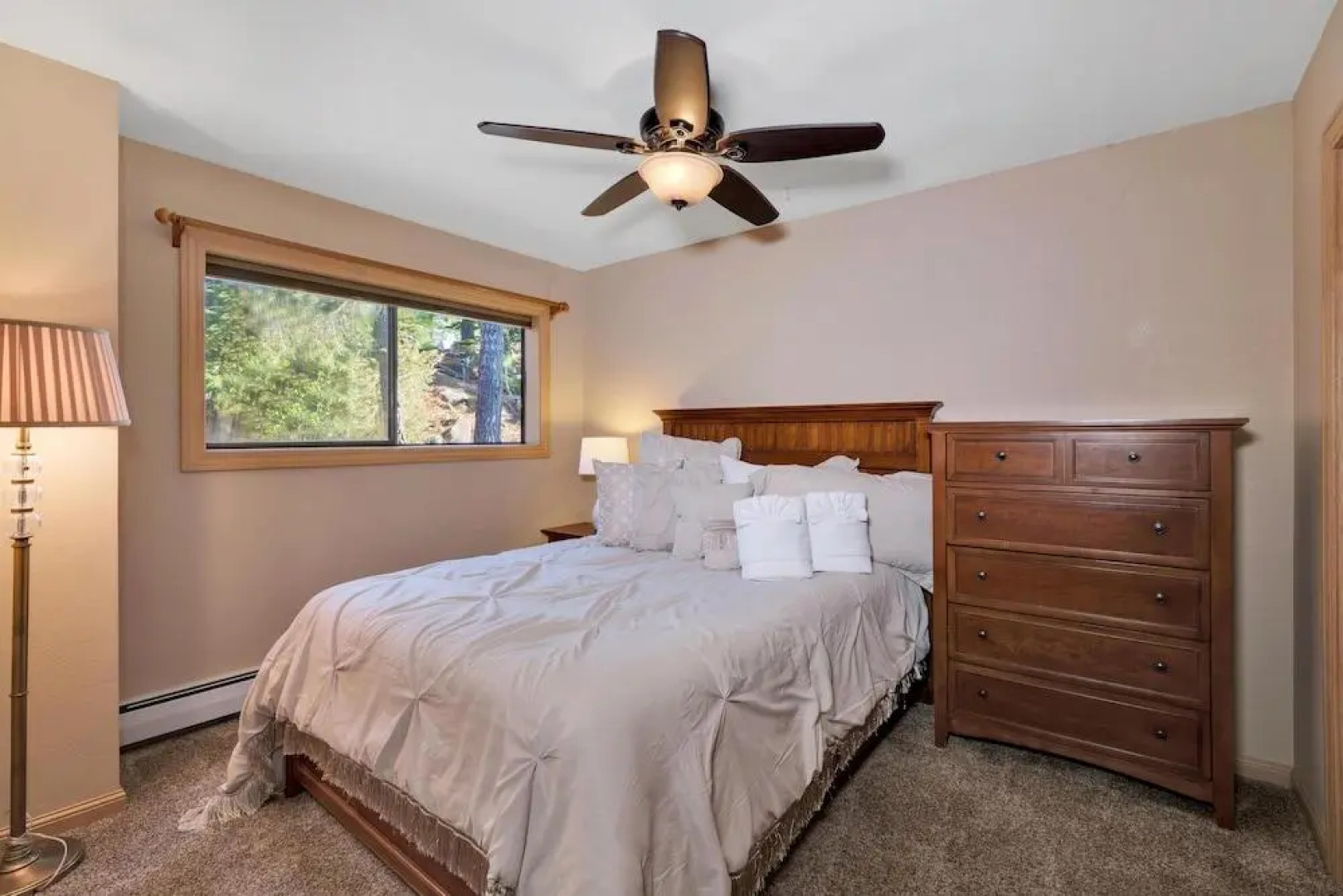 Lx10: Lake View Jewel Estate With Pool Table