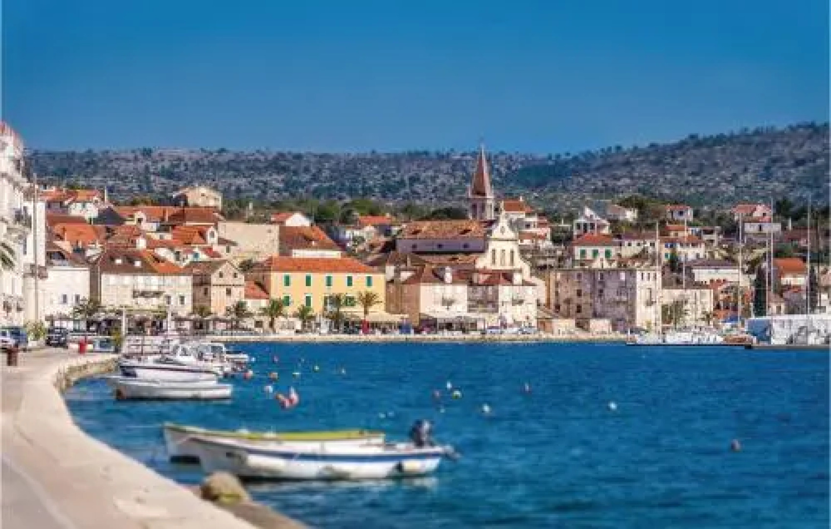 Four-Bedroom Holiday Home in Milna