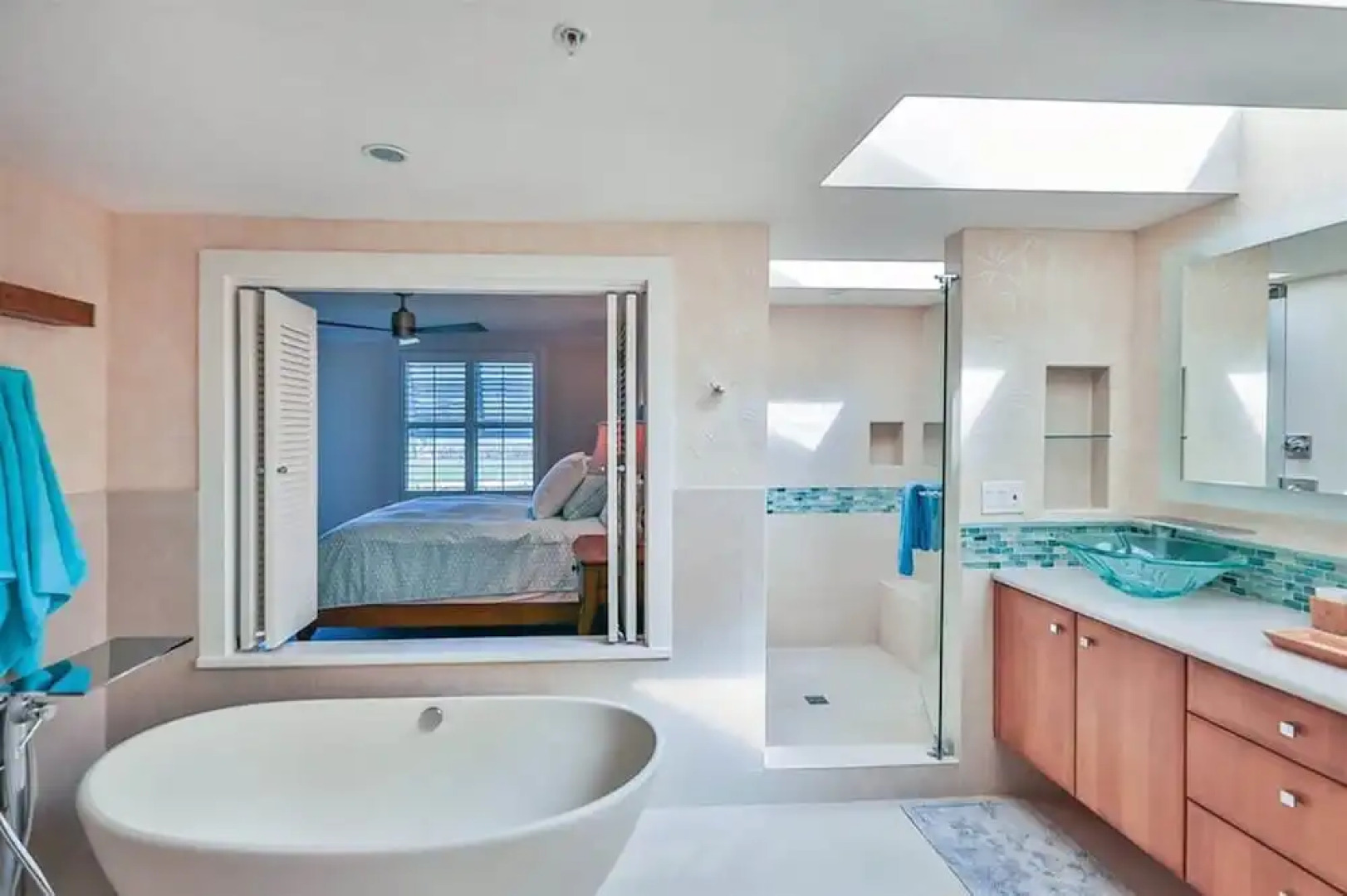 South Seas Lands End 1637