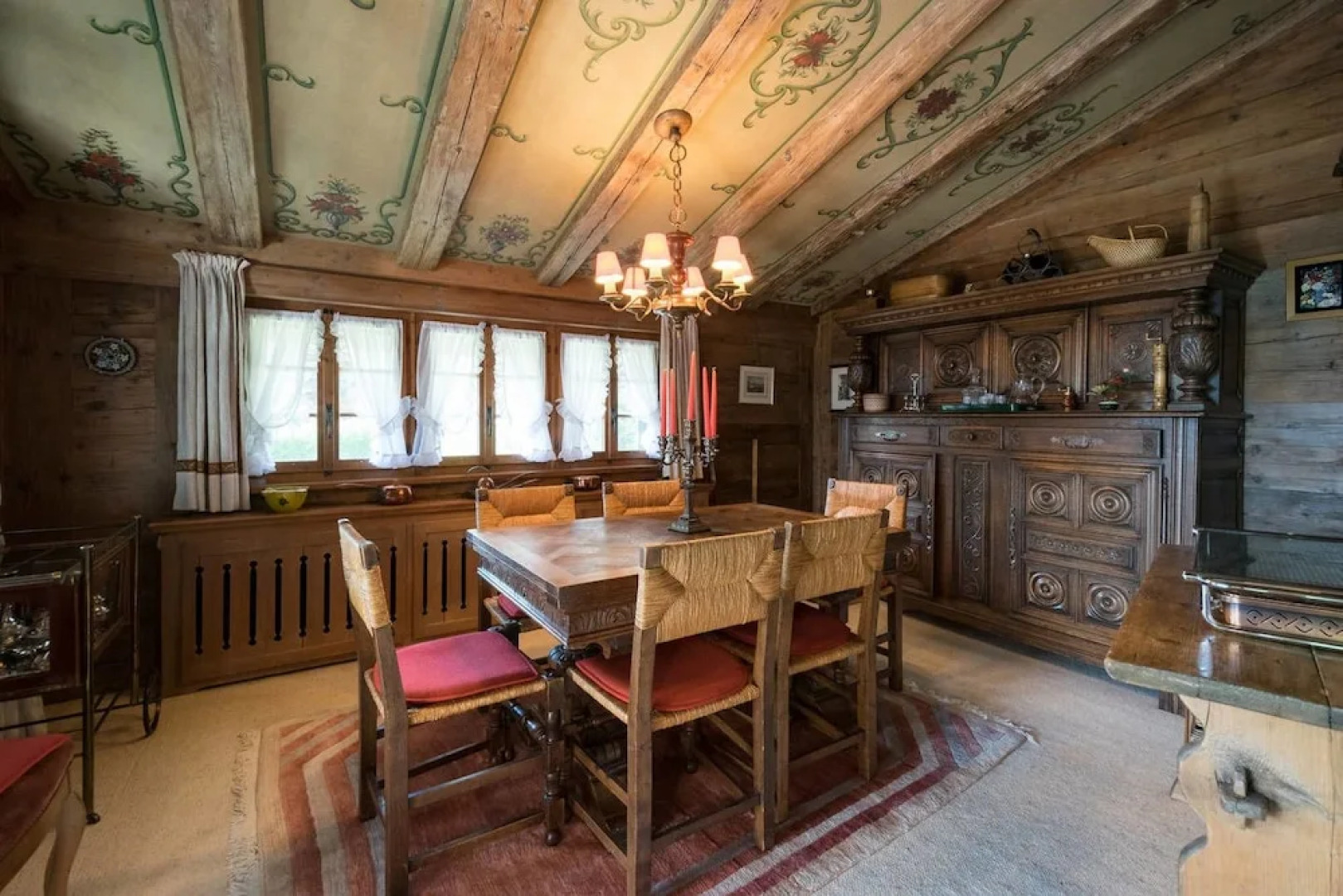 Big Luxurious Chalet in Schönried