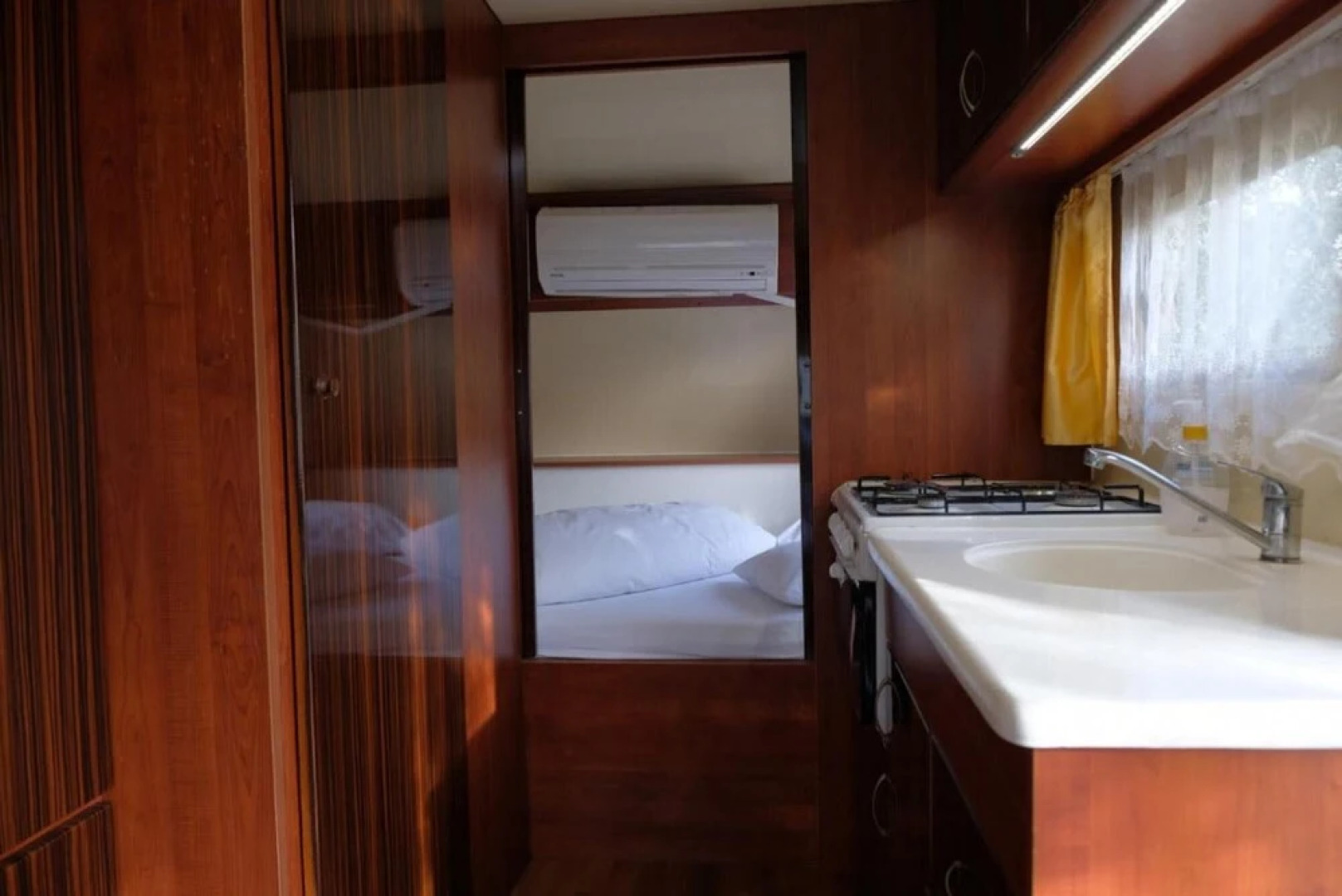 Cozy Caravan Surrounded by Nature in Iznik Bursa