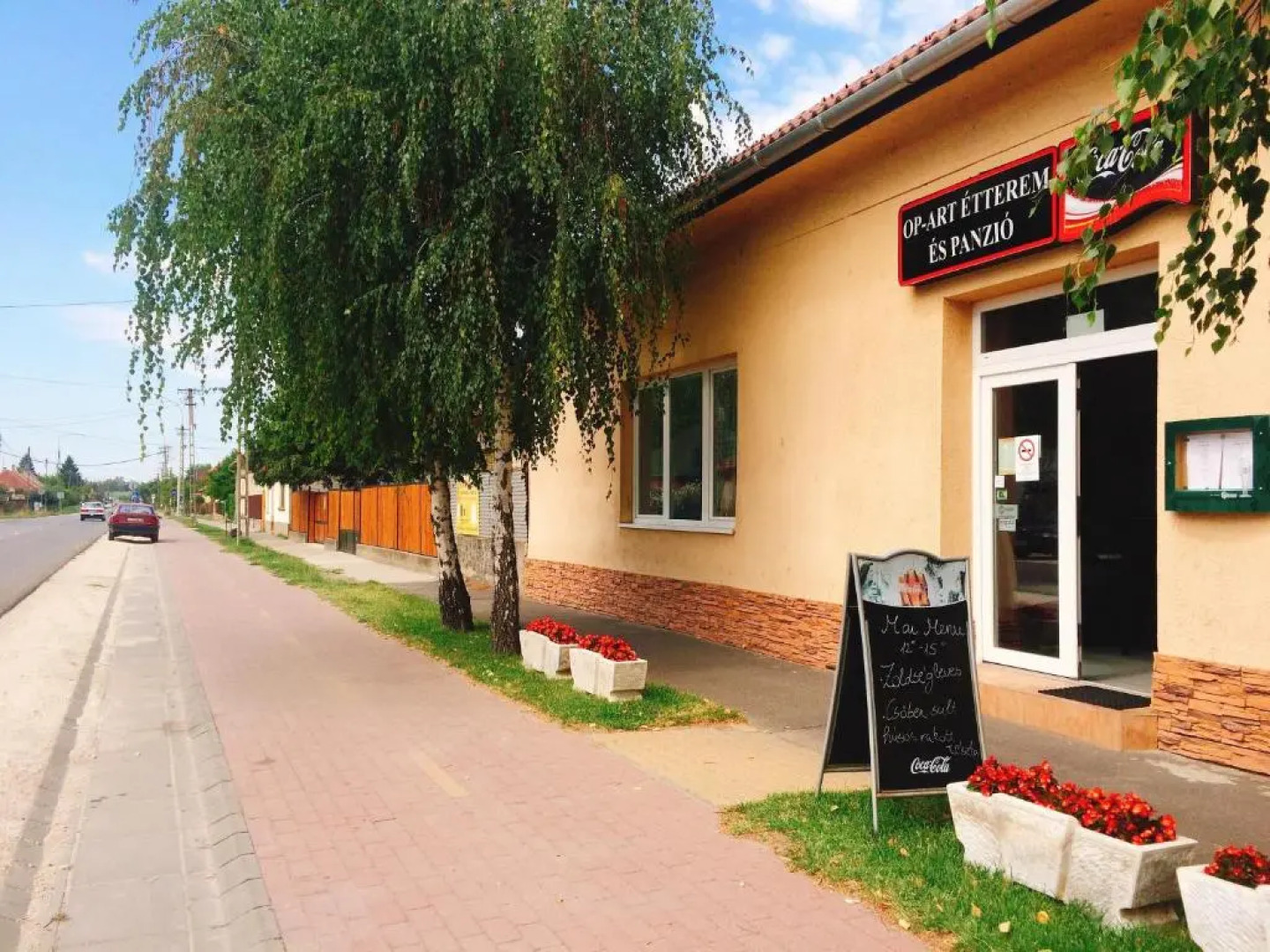 OP-ART Etterem es Panzio