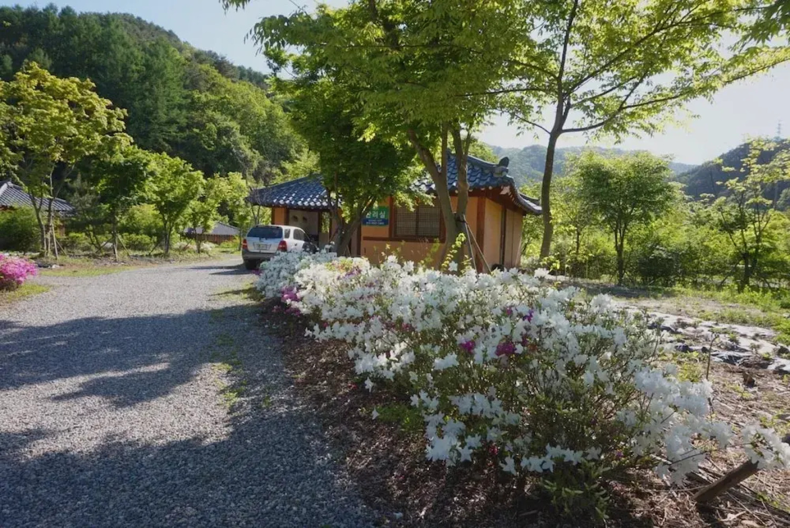 Naetgang Village Mountain Hwangto Pension