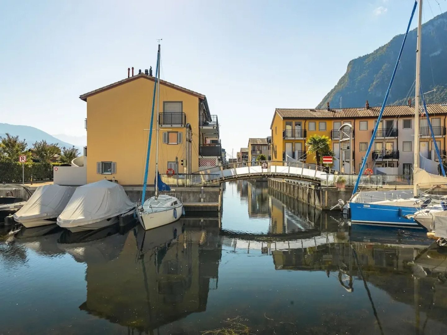 Tasman S12 2 Port-valais