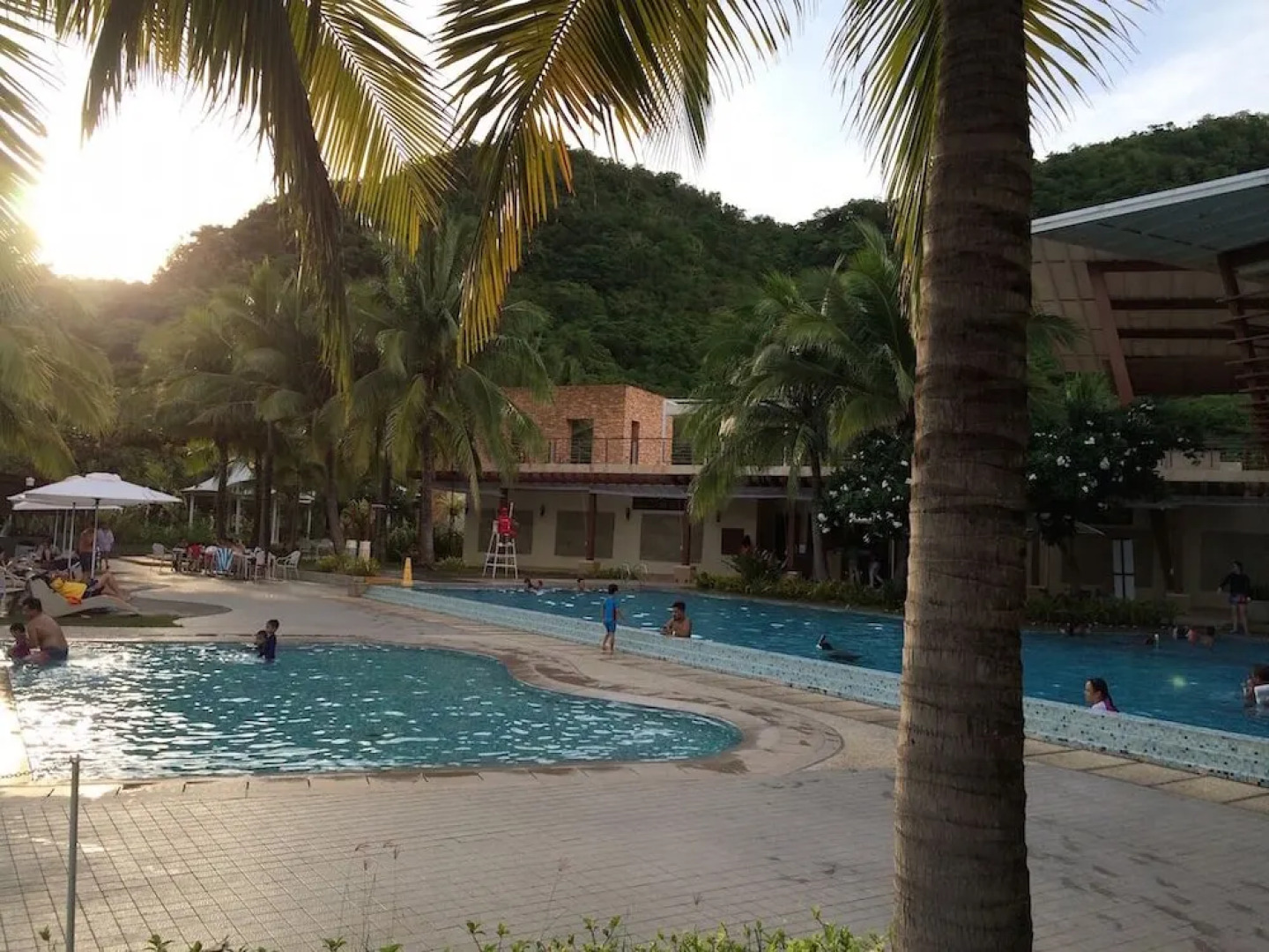 Beach Condos Pico de Loro Hamilo Coast