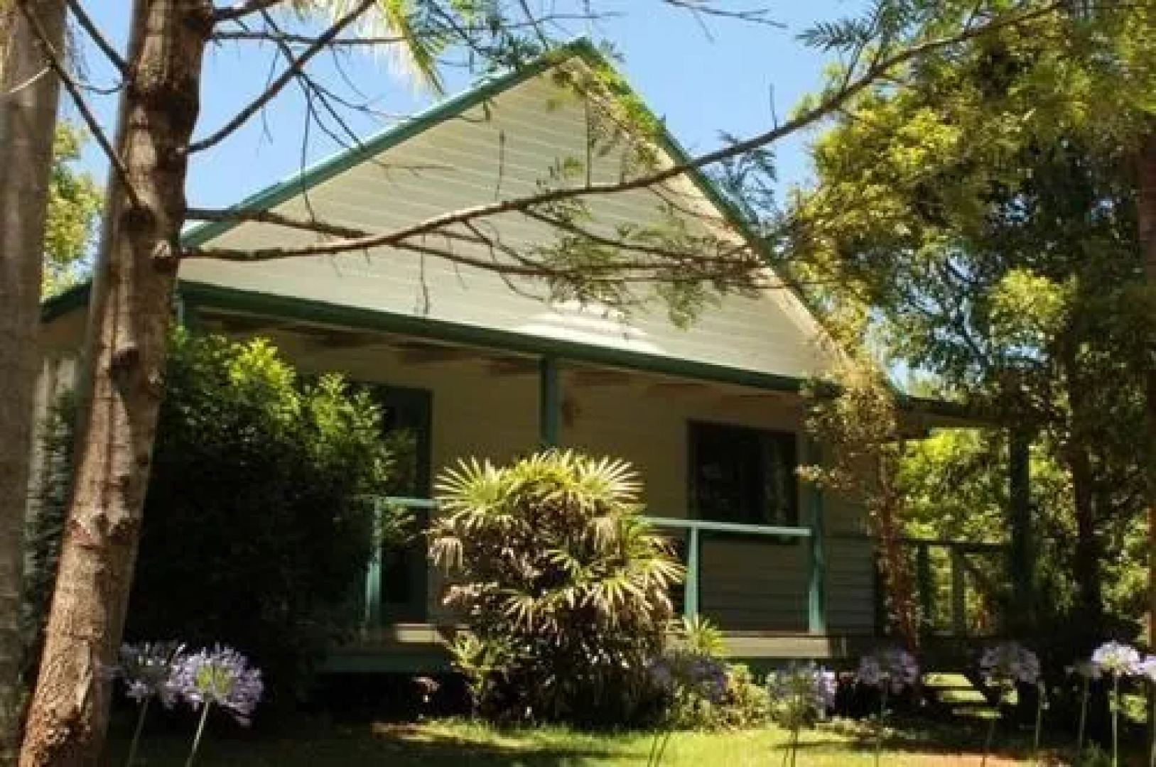 Maz's Tamborine Mountain Accommodation