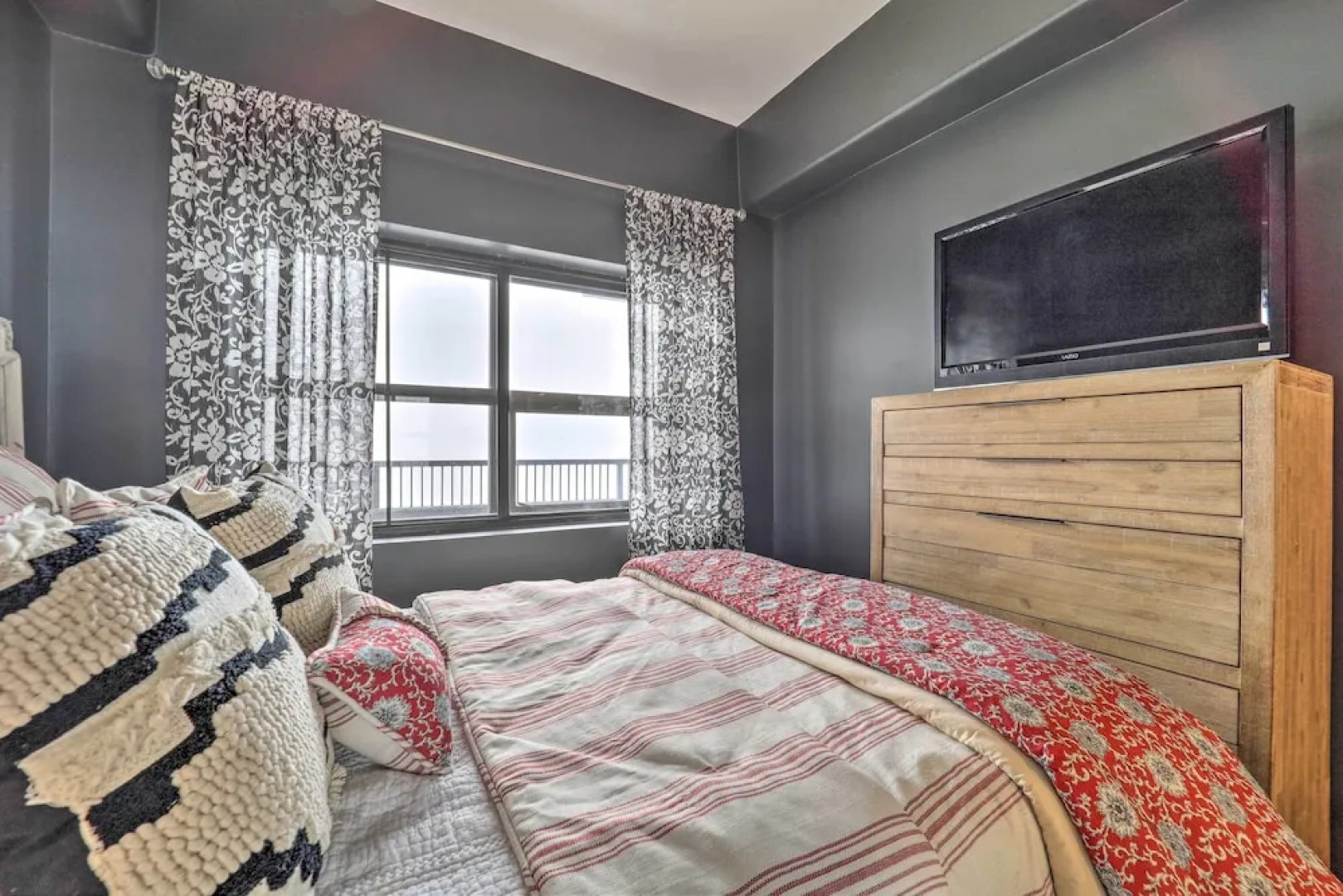 3 Mi to Skiing: Mtn-view Condo in Sugar Top Resort