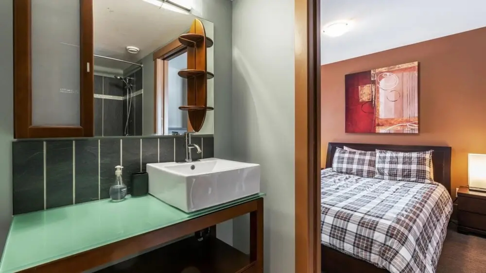 Raven's Nest - Luxury Pet Friendly Condo w/ Private Hot Tub & Mountain Views