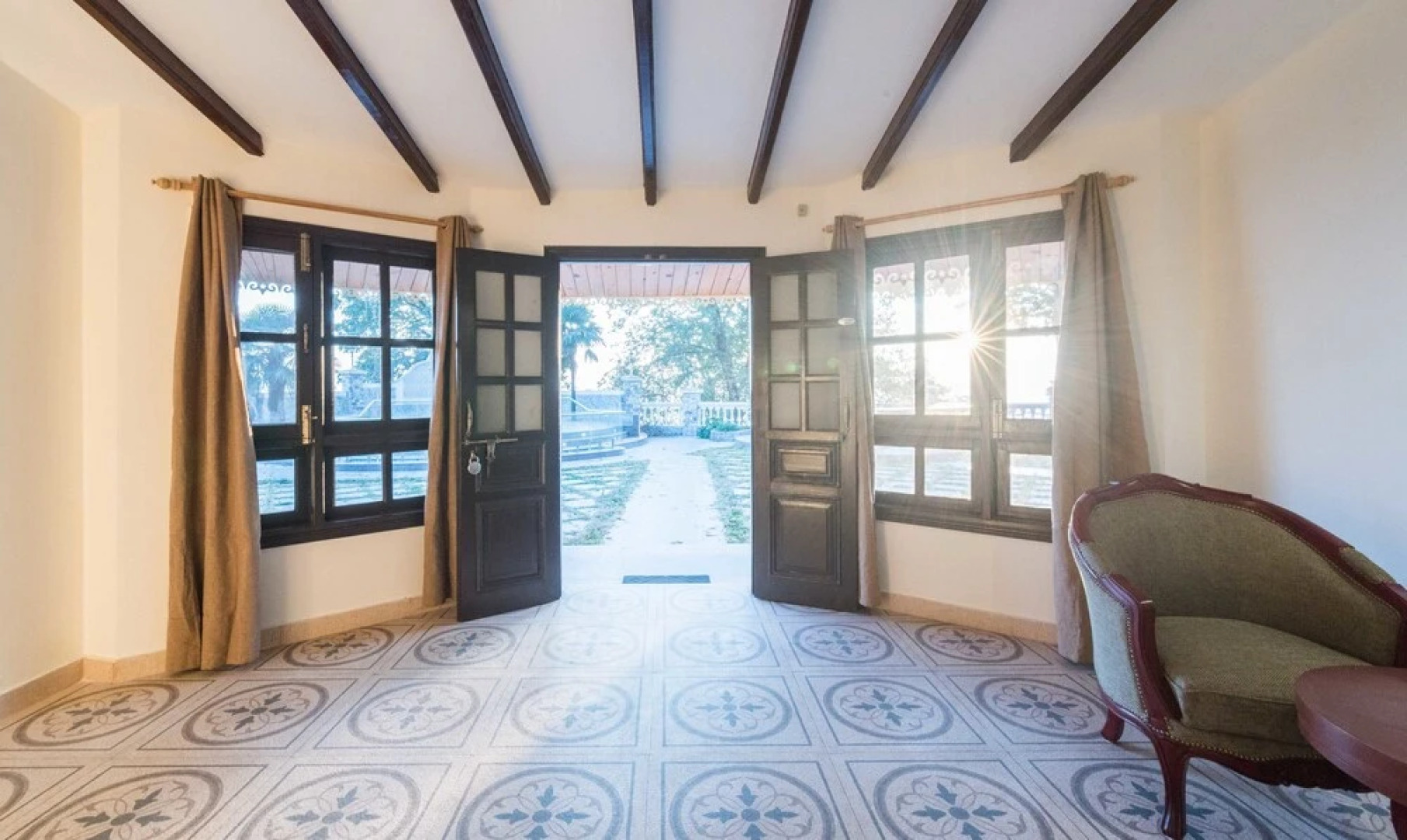 Treebo Trend Royal Mansion