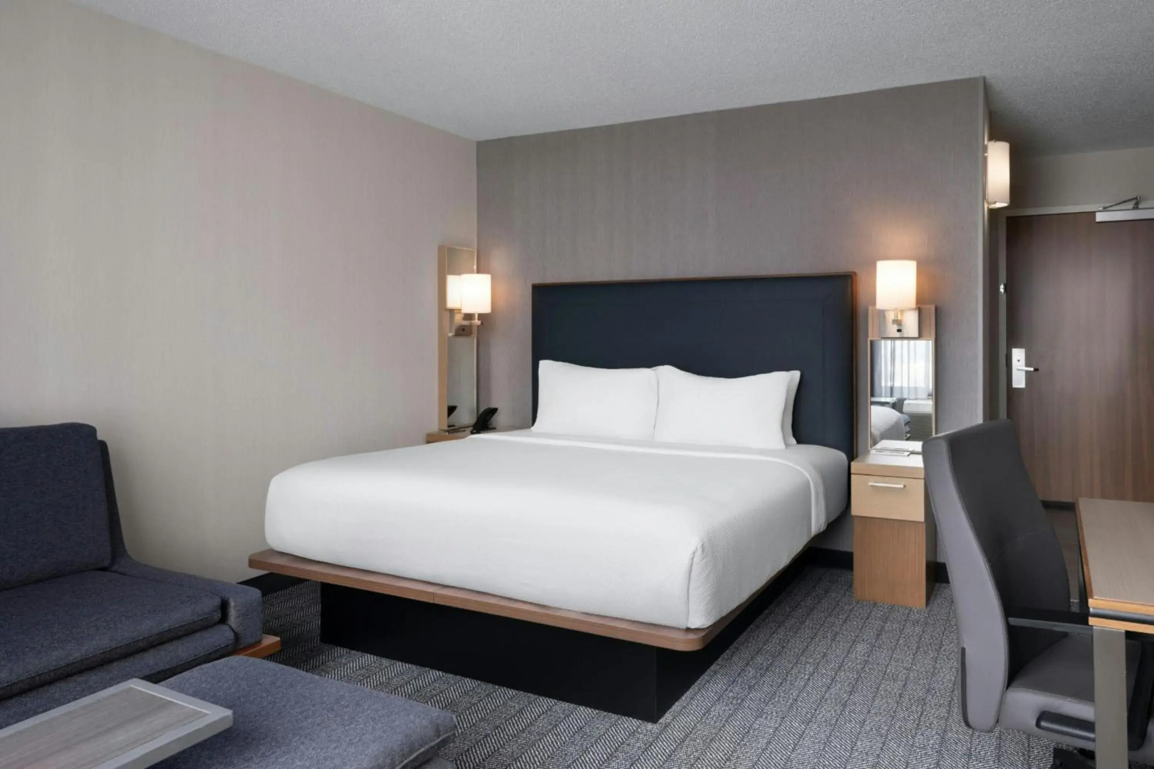 Courtyard by Marriott Charlotte City Center